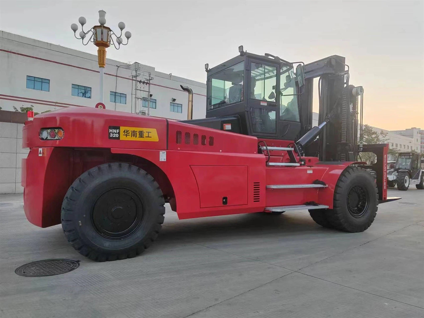 SOCMA 32 Ton Forklift HNF320-1250-B