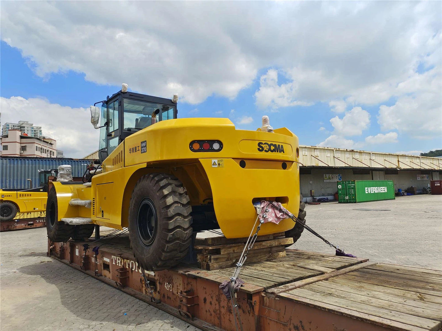 SOCMA 37 Ton Forklift HNF370-1250-B