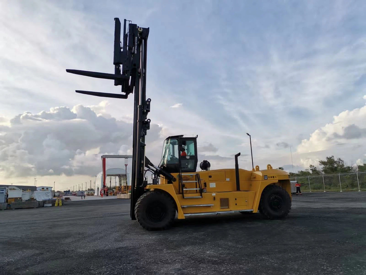 SOCMA 42 Ton Forklift HNF420-1250-A