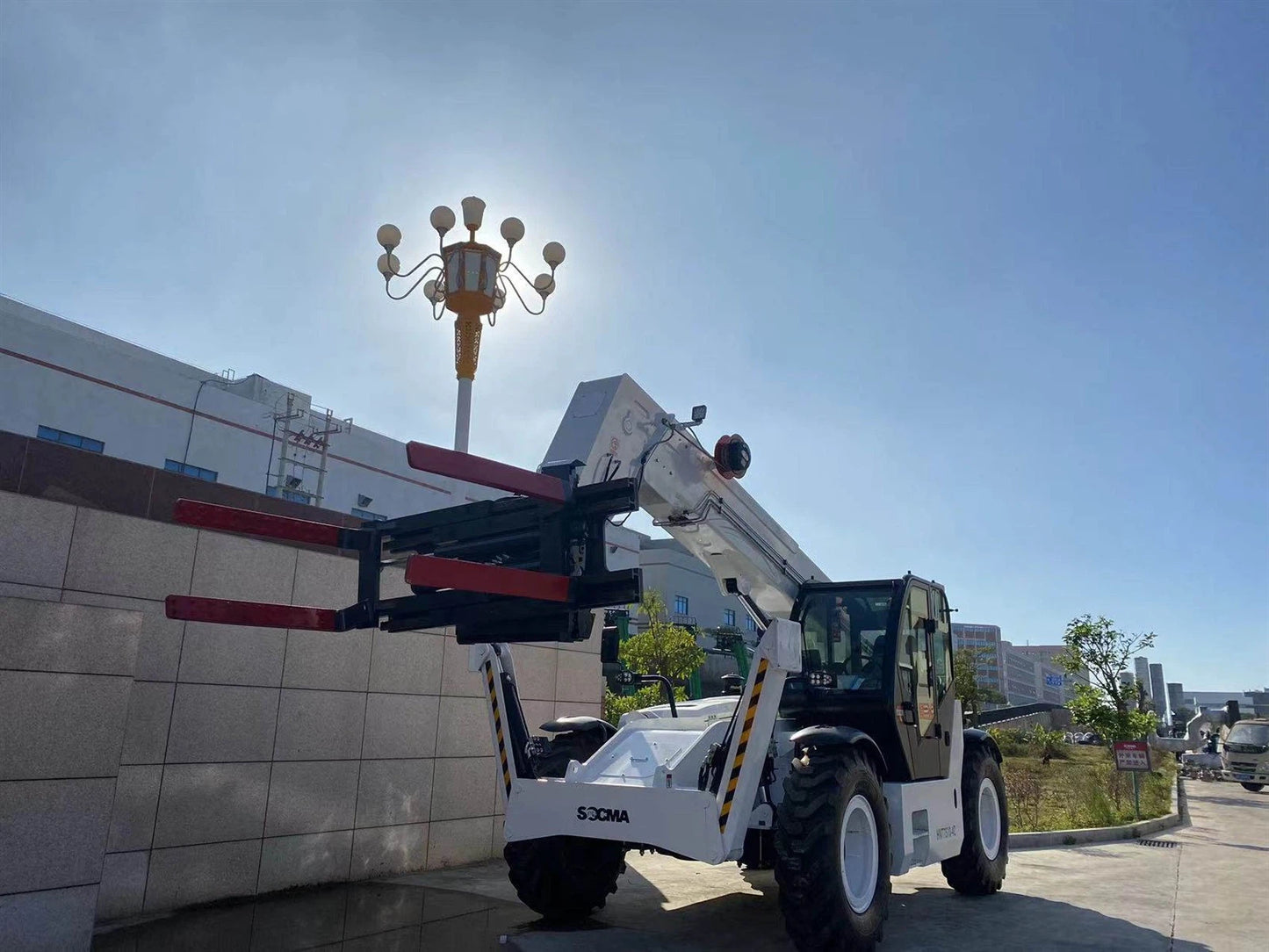 SOCMA 7.5 Ton 10 Meter Telescopic Forklift HNT7510-4Z