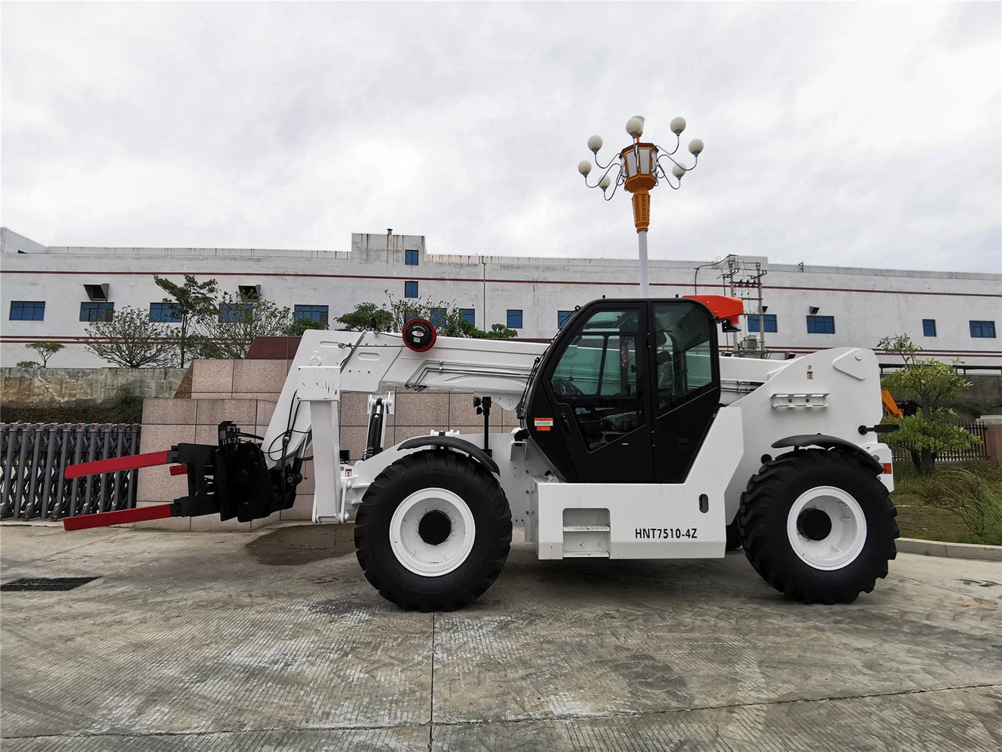 SOCMA 7.5 Ton 10 Meter Telescopic Forklift HNT7510-4Z