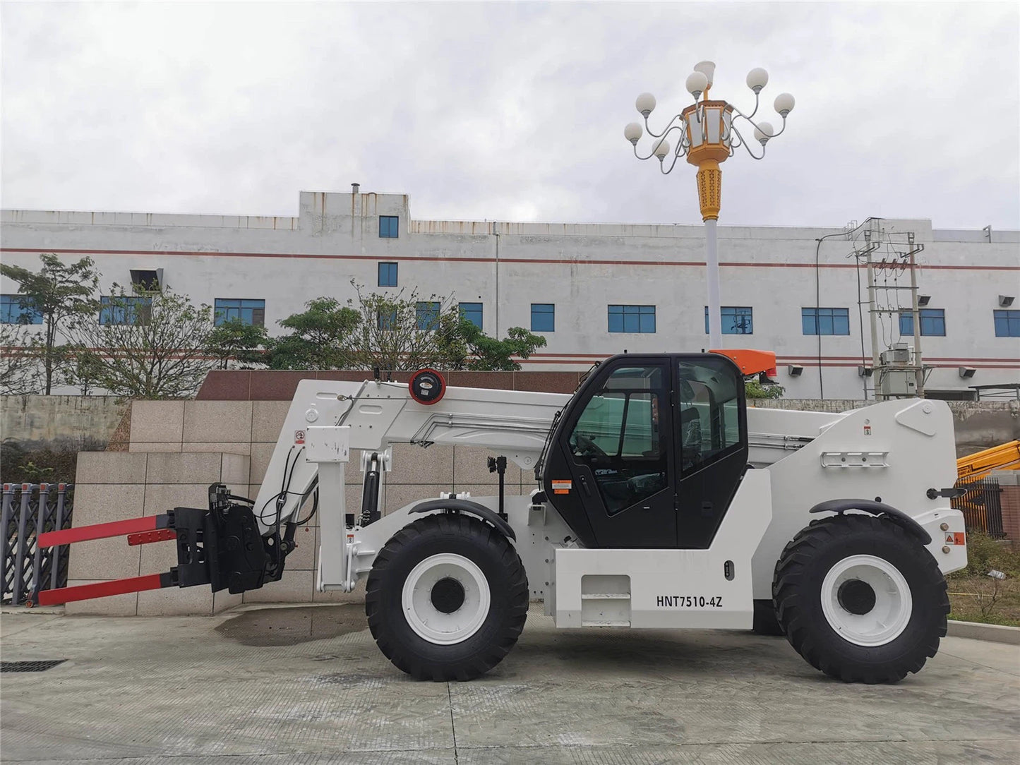 SOCMA 7.5 Ton 10 Meter Telescopic Forklift HNT7510-4Z