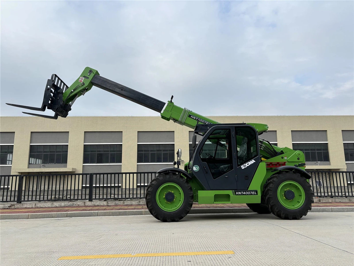 SOCMA 4 Ton 7 Meter Telescopic Forklift HNT4007-EL